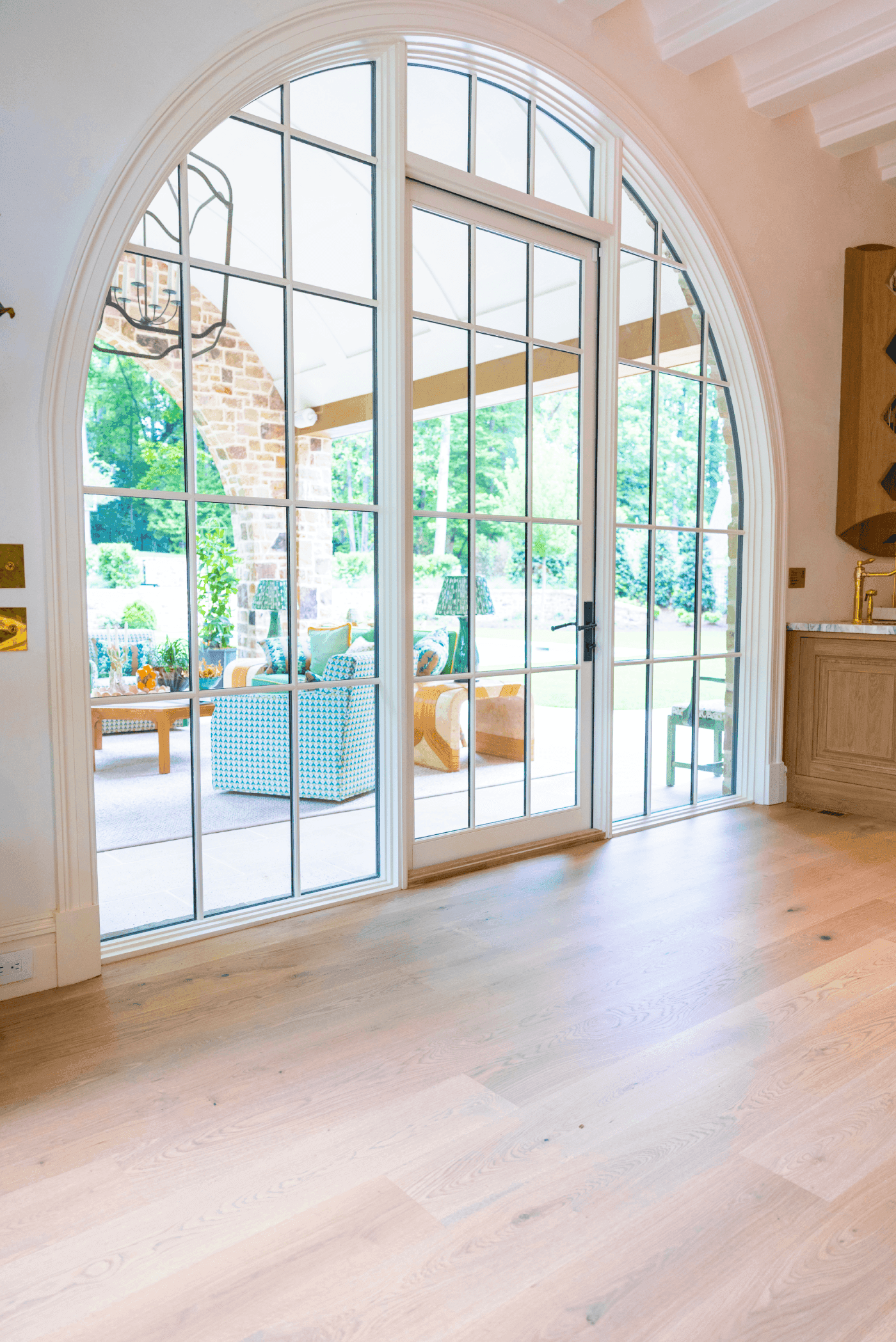 Bring the Light In: Why White Oak Floors Are Perfect for Summer Living
